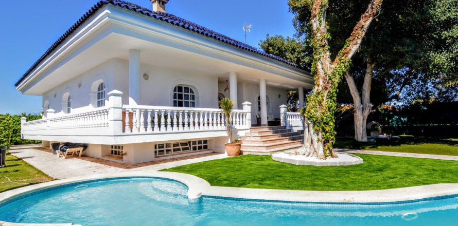 4 dormitorios Villa en Torrevieja, Spain No. 111755