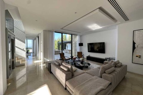 4 bedrooms Villa in Pegeia, Cyprus No. 78604 3