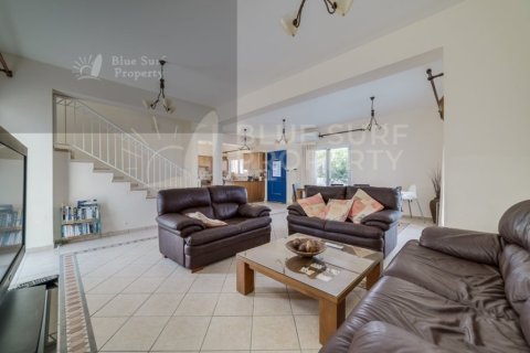 4 bedrooms Villa in Paralimni, Cyprus No. 36530 2