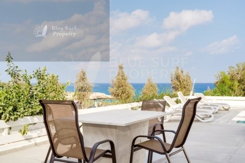 4 bedrooms Villa in Paralimni, Cyprus No. 36530 1