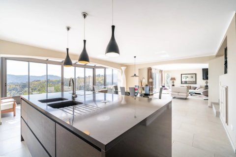 4 bedrooms Villa in Peymeinade, France No. 67262 12