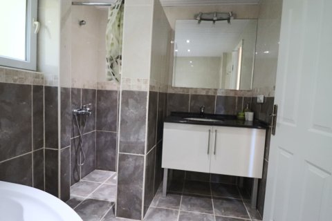 3 dormitorios Villa en Lien Chieu, Vietnam No. 16613 25