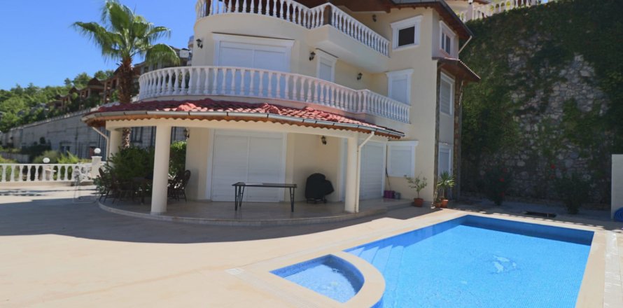 Вилла с 3 спальнями в Каргыджак, Турция №16613