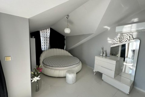 4 rooms Apartment in Tri Phuong, Vietnam No. 21770 3