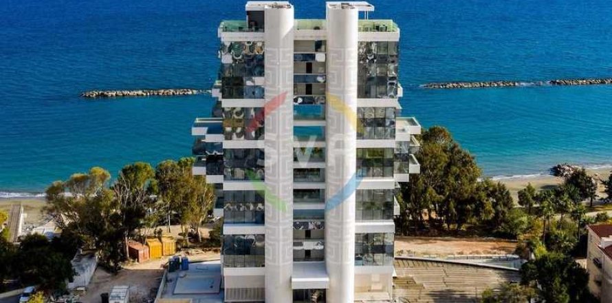 4 dormitorios Apartment en Agios Tychonas, Cyprus No. 33517