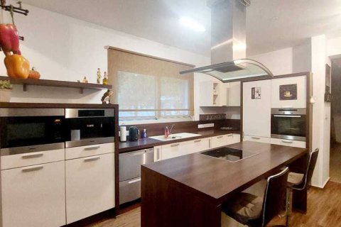 5 bedrooms Villa in Germasogeia, Cyprus No. 28746 8