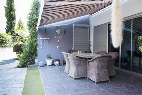 5 bedrooms Villa in Germasogeia, Cyprus No. 28746 4