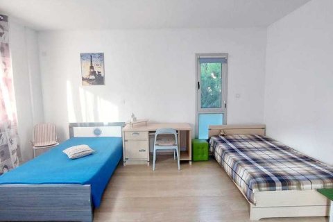 5 bedrooms Villa in Germasogeia, Cyprus No. 28746 12