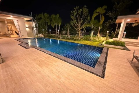 3 bedrooms Villa in Phuket, Thailand No. 1992 13