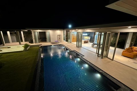 3 bedrooms Villa in Phuket, Thailand No. 1992 14