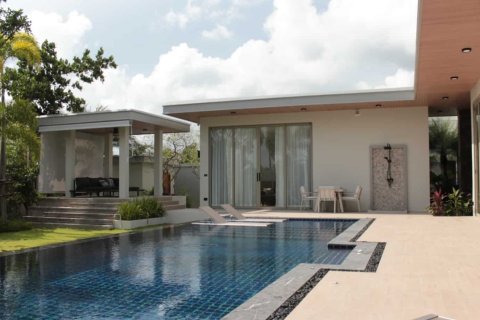 3 bedrooms Villa in Phuket, Thailand No. 1992 2