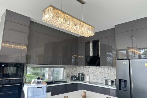 3 bedrooms Villa in Phuket, Thailand No. 1992 5