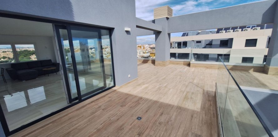 1 bedroom Penthouse in Torrevieja, Spain No. 83871