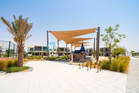 3 bedrooms Townhouse in Thach Than, Vietnam No. 95376 13