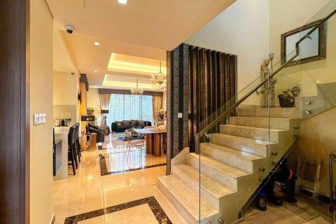 3 bedrooms Townhouse in Thach Than, Vietnam No. 95376 9