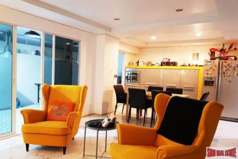 3 bedrooms Townhouse in Bangkok, Thailand No. 96844 17