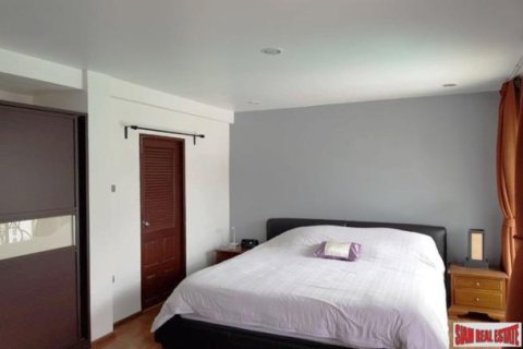 3 bedrooms Townhouse in Bangkok, Thailand No. 96844 19