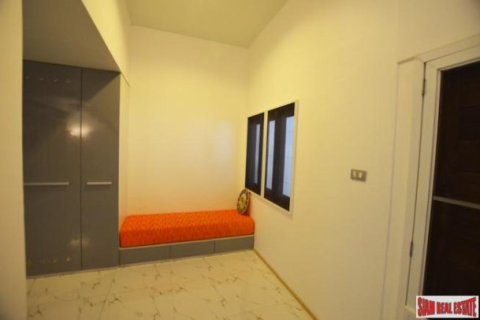 3 bedrooms Townhouse in Bangkok, Thailand No. 96844 22