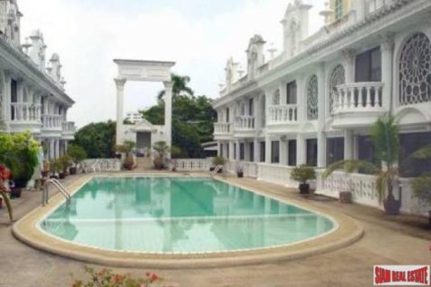 3 bedrooms Townhouse in Bangkok, Thailand No. 96844 21