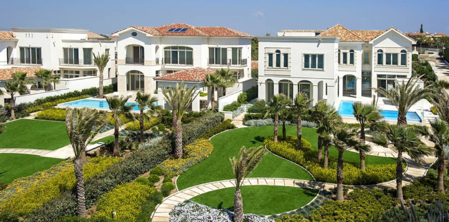 5 chambres Villa à Larnaca, Cyprus No. 105645