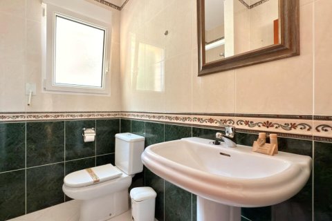 5 bedrooms Villa in Nam Ma, Vietnam No. 84246 25