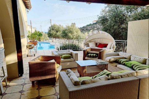 Дом с 3 спальнями в Агиос Тихонас, Кипр №32011 10