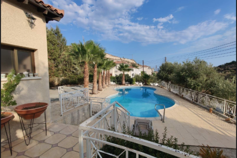 Дом с 3 спальнями в Агиос Тихонас, Кипр №32011 13