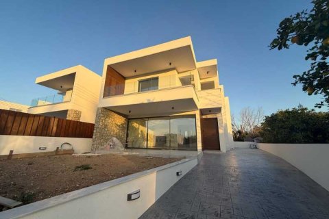 4 bedrooms House in Geroskípou, Cyprus No. 39516 2