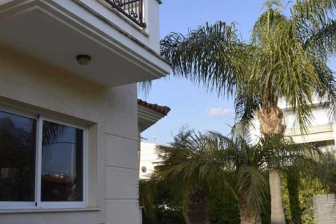 Дом с 4 спальнями в Лимассол, Кипр №83106 1