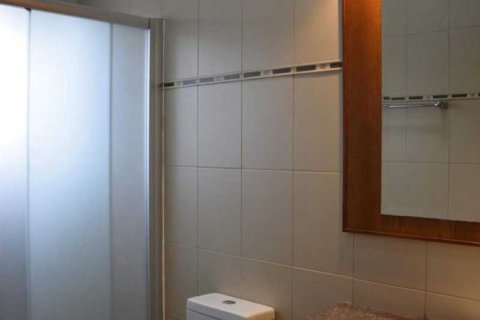 Дом с 4 спальнями в Лимассол, Кипр №83106 3