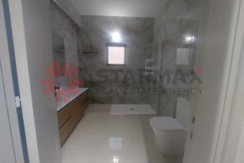 Дом с 5 спальнями в Арадипу, Кипр №82694 15