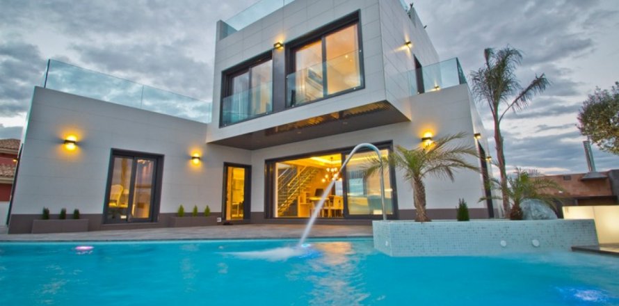 Apartamento tipo estudio Estudio en La Zenia, Spain No. 124374