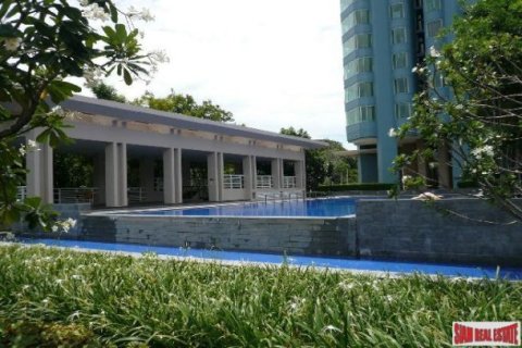 3 bedrooms Apartment in Bangkok, Thailand No. 96551 8