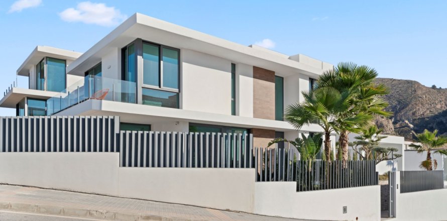 4 bedrooms Villa in Benidorm, Spain No. 126559