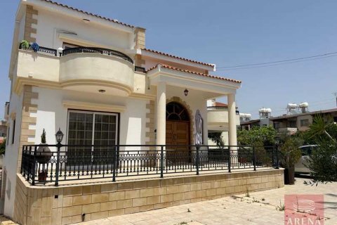 4 bedrooms Villa in Larnaca, Cyprus No. 79640 4