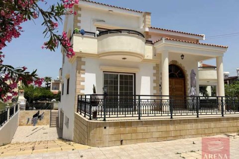 4 bedrooms Villa in Larnaca, Cyprus No. 79640 2