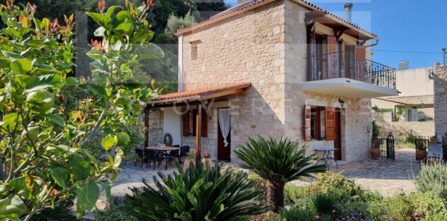 2 bedrooms House in Crete, Greece No. 104701
