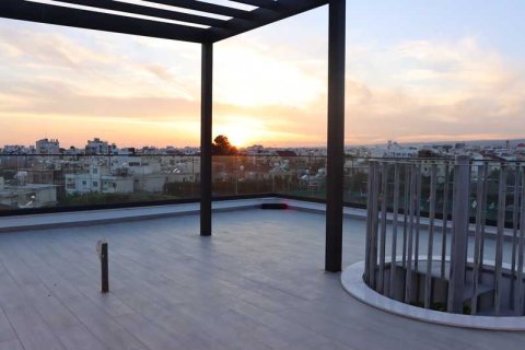 3 bedrooms Penthouse in Limassol, Cyprus No. 32187 3