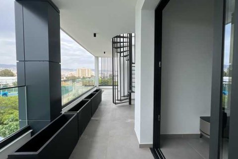 3 bedrooms Penthouse in Limassol, Cyprus No. 32187 7