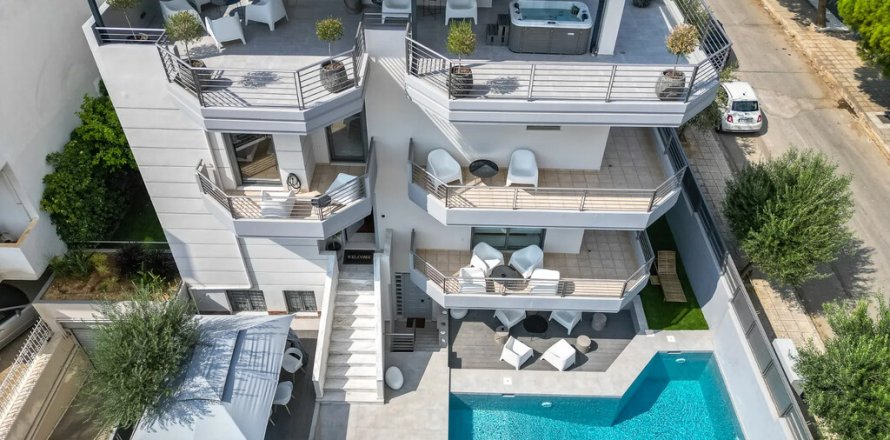 4 bedrooms House in Glyfada, Greece No. 110452