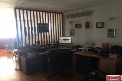 3 bedrooms Apartment in Bangkok, Thailand No. 96214 10