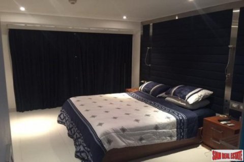 3 bedrooms Apartment in Bangkok, Thailand No. 96214 16