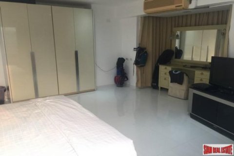 3 bedrooms Apartment in Bangkok, Thailand No. 96214 13