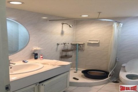 3 bedrooms Apartment in Bangkok, Thailand No. 96214 11