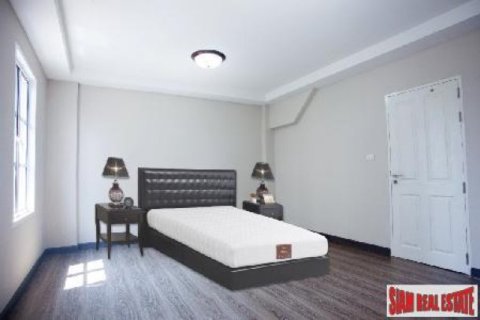 2 bedrooms Commercial property in Bangkok, Thailand No. 96528 11