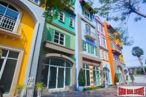 2 bedrooms Commercial property in Bangkok, Thailand No. 96528 1