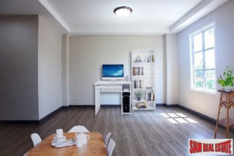 2 bedrooms Commercial property in Bangkok, Thailand No. 96528 10