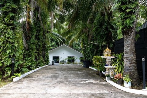 10 bedrooms Villa in Chalong, Thailand No. 97189 15