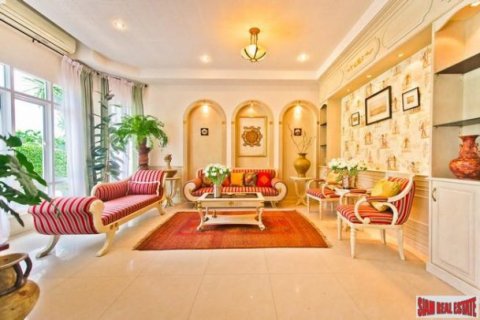 6 bedrooms Villa in Chonburi, Thailand No. 97045 24