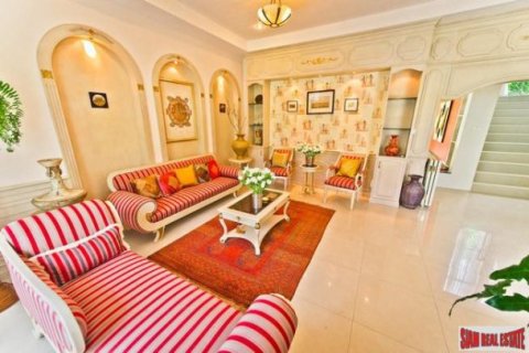 6 bedrooms Villa in Chonburi, Thailand No. 97045 25